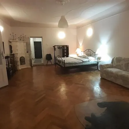 Siren In Center Apartment *
