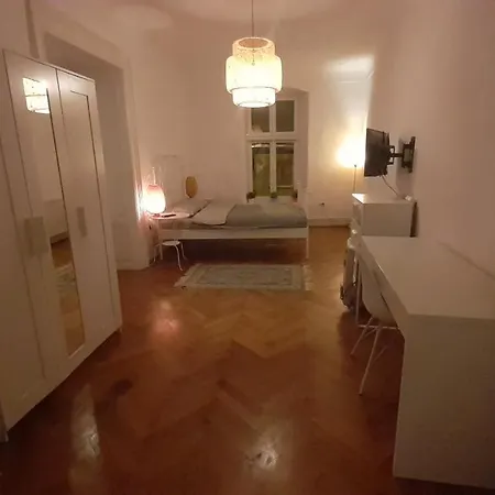 Apartment Siren In Center